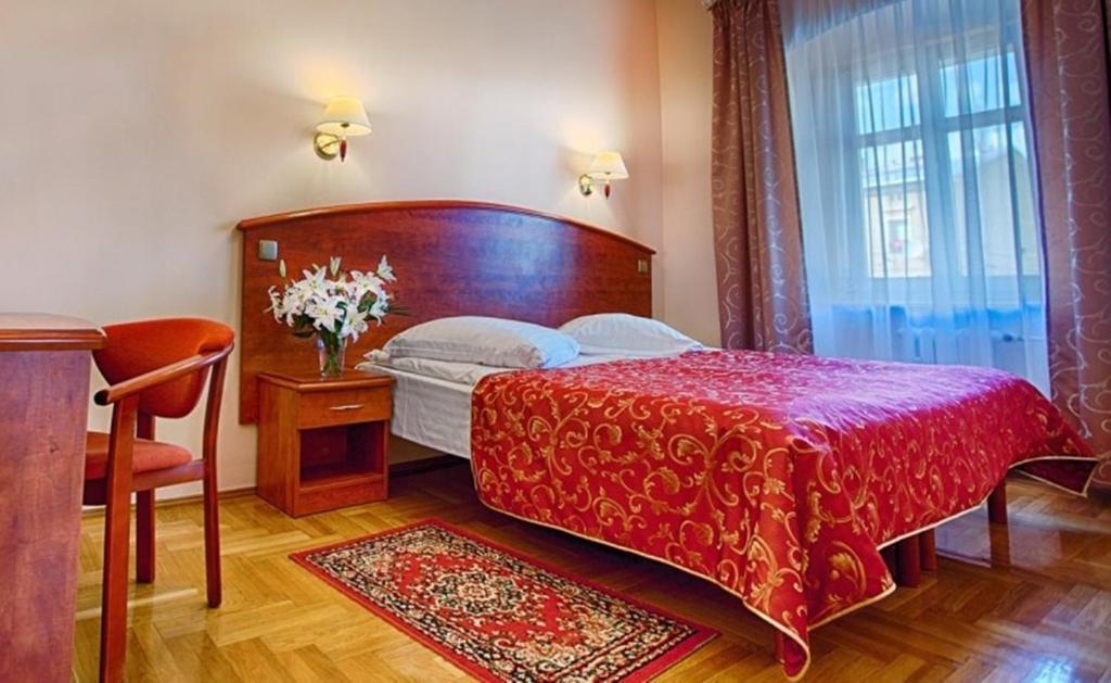 Hotel Restauracja Caspar Jelenia Góra Quarto foto