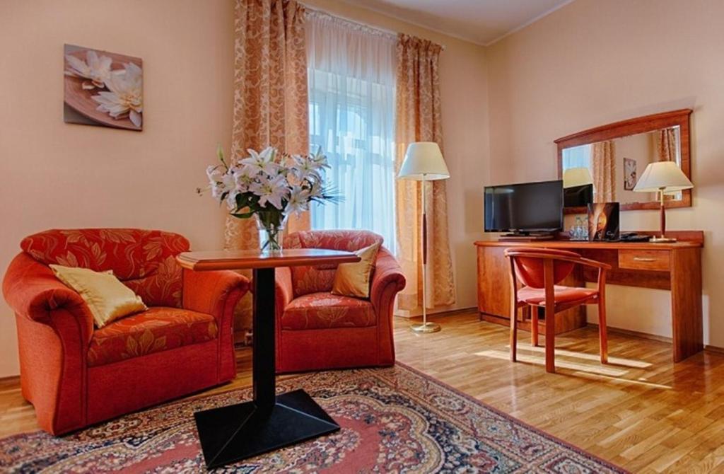 Hotel Restauracja Caspar Jelenia Góra Quarto foto